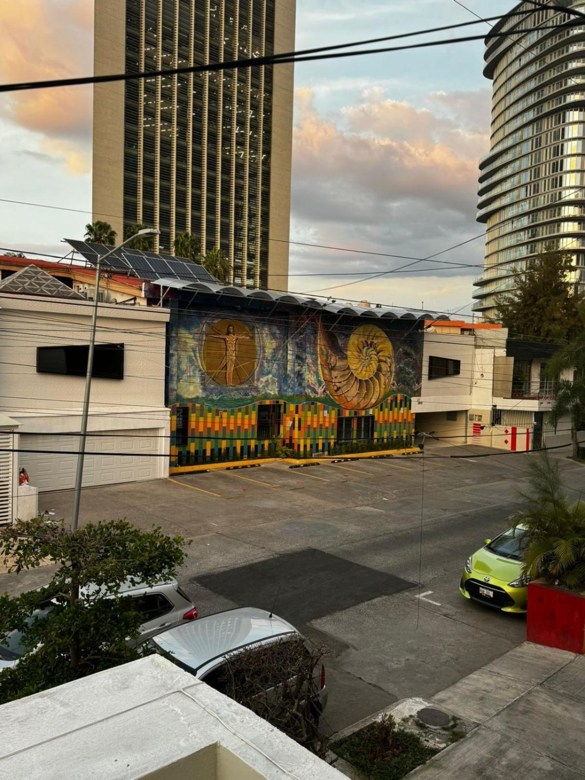 Urban Circunvalacion 瓜达拉哈拉 外观 照片